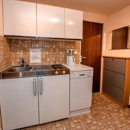 Haus Kaiserhof 52 *